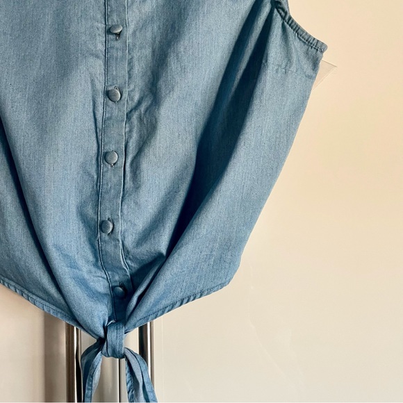 Modcloth Blue Chambray Button Up Sleeveless Tie Waist Top Blouse Size M EUC - Picture 10 of 12